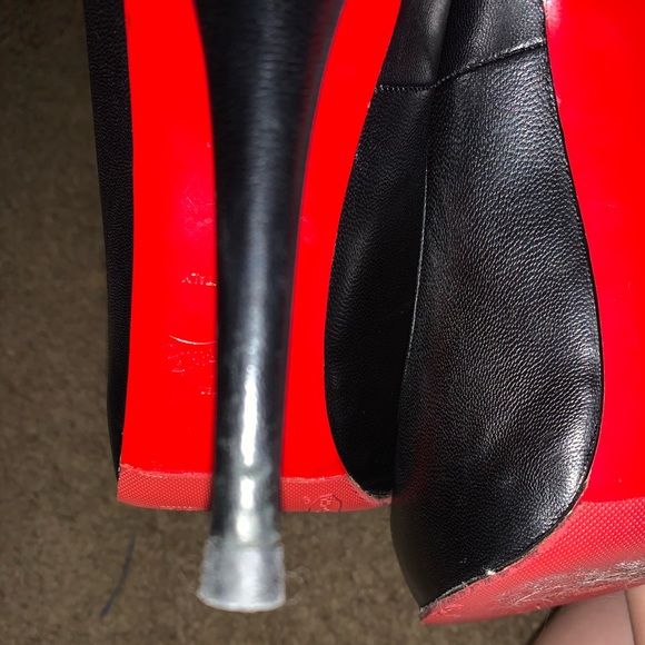 Christian Louboutin black Ronaldo pumps size 39 - Picture 8 of 10